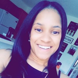 Meet your Posher, Iesha